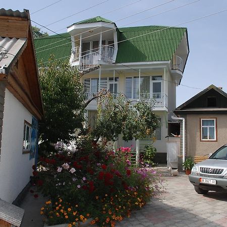 Hotel " У Татьяны" Cholpon-Ata Exteriér fotografie