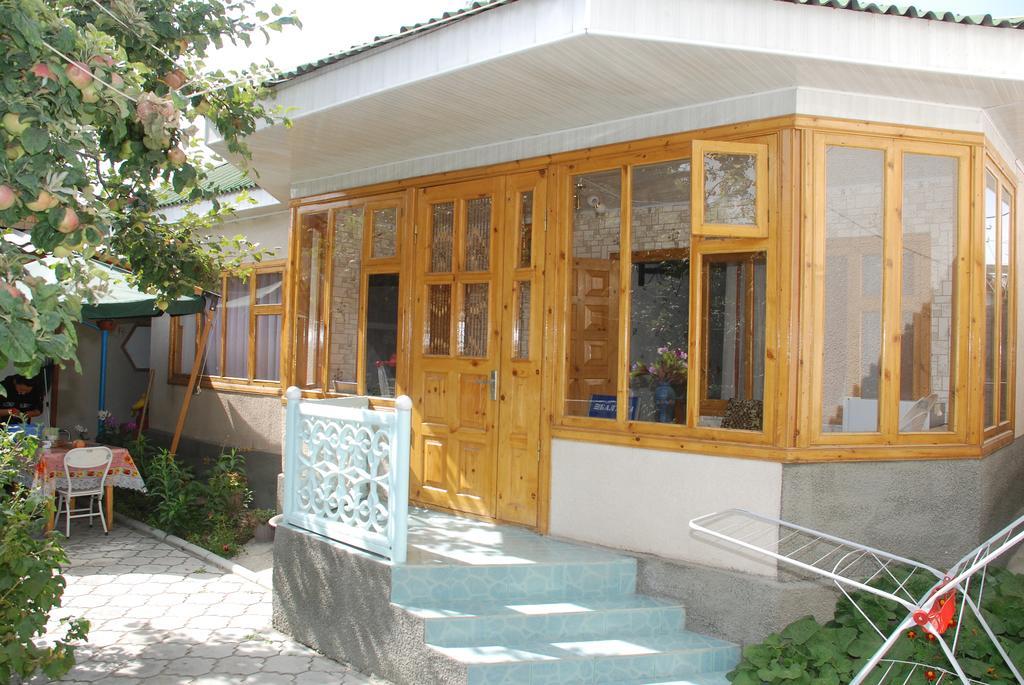 Hotel " У Татьяны" Cholpon-Ata Exteriér fotografie